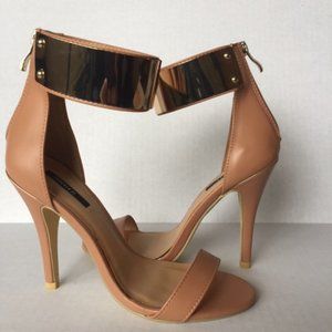OPEN-TOE NUDE HEELS/ SIZE 8